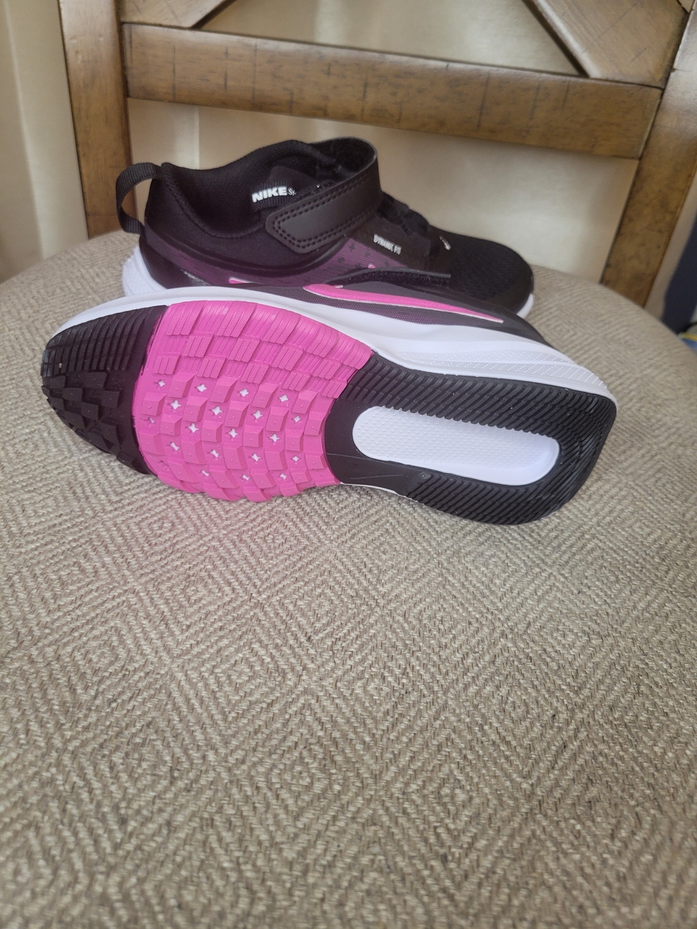 Nike Girl's Black & Pink Athletic Sneaker - Picture 8 of 8